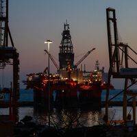 “Si la guerra se alarga seis semanas más, el problema será grave”. Los expertos señalan las tres únicas cosas que podrían hacer que el petróleo deje de encarecerse