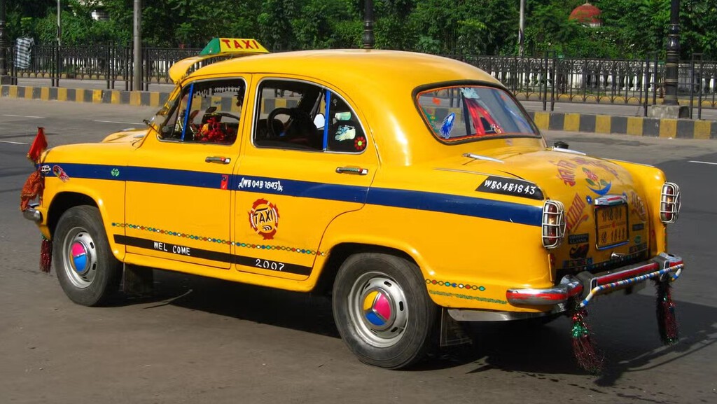El taxi indestructible que ha movido a la India durante 60 años: diseño inglés y una mecánica tan simple que podía arreglarse en la calle