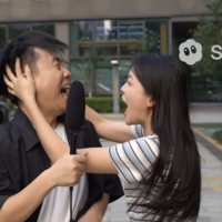 El "AI slop" convertido en arte. Un creador chino está copiando la estética absurda de la IA generativa, y es desternillante