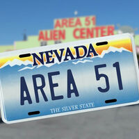 Las matrículas de recuerdo molan, pero al verdadero propietario de la matrícula "AREA 51" le están lloviendo las multas