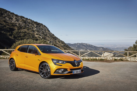 Al volante del Renault Mégane R.S: un deportivo para disfrutar, tanto en carretera como en circuito