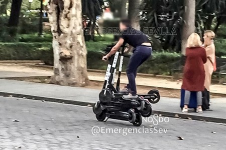 Pillado un reponedor de patinetes eléctricos montado en seis a la vez y con otros 72 en la furgoneta