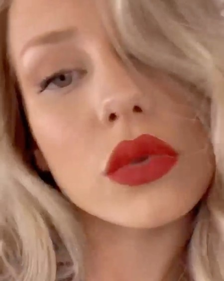 Ester Expósito baila 'la de Ester Expósito' y vuelve a hacerse un Ester Expósito (que se ha hecho viral que lo flipas, vamos)