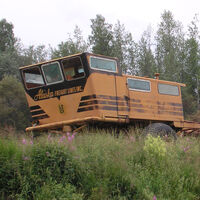 EEUU necesitaba llevar toneladas de suministros al fin del mundo en plena Guerra Fría. Lo consiguió con este loquísimo tren todoterreno de 85 metros que ahora está abandonado