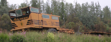 EEUU necesitaba llevar toneladas de suministros al fin del mundo en plena Guerra Fría. Lo consiguió con este loquísimo tren todoterreno de 85 metros que ahora está abandonado