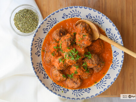 Albóndigas de cordero en salsa, una receta casera infalible