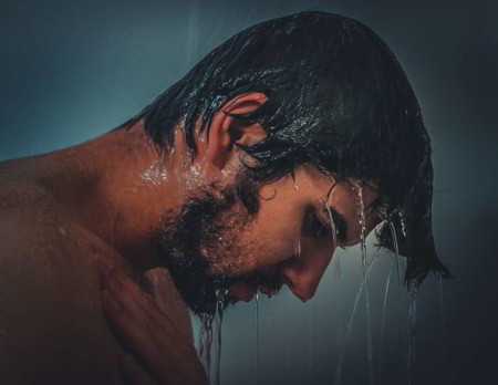 Cuida tu cabello: la guía perfecta para tratarlo como se debe en la ducha