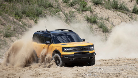 El Ford Bronco Sport es un Escape convertido en todoterreno que aprovecha la nostalgia por los SUV retro