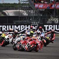 El fracaso de MotoGP en Gran Bretaña explica por qué la mitad de los pilotos no pueden ser españoles e italianos. Y por qué Jack Miller se queda
