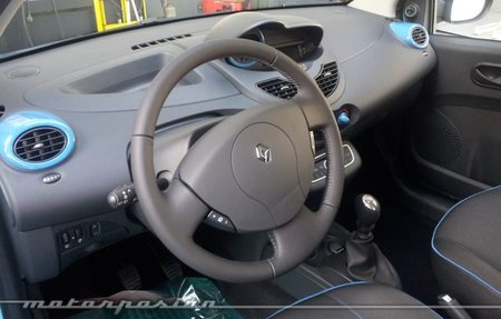 Renault Twingo 2012 Emotion interior 02