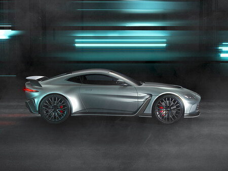 Aston Martin V12 Vantage 2022