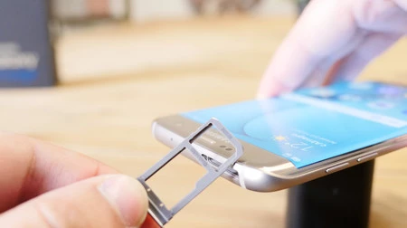 Samsung Galaxy S7 エッジ MicroSD