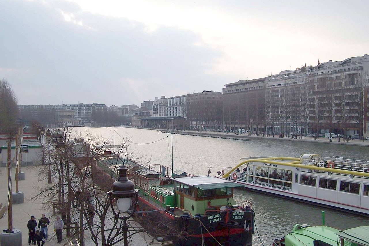 París abre uno de sus canales para el baño público