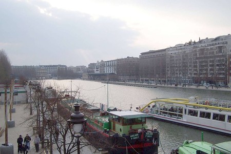 París abre uno de sus canales para el baño público