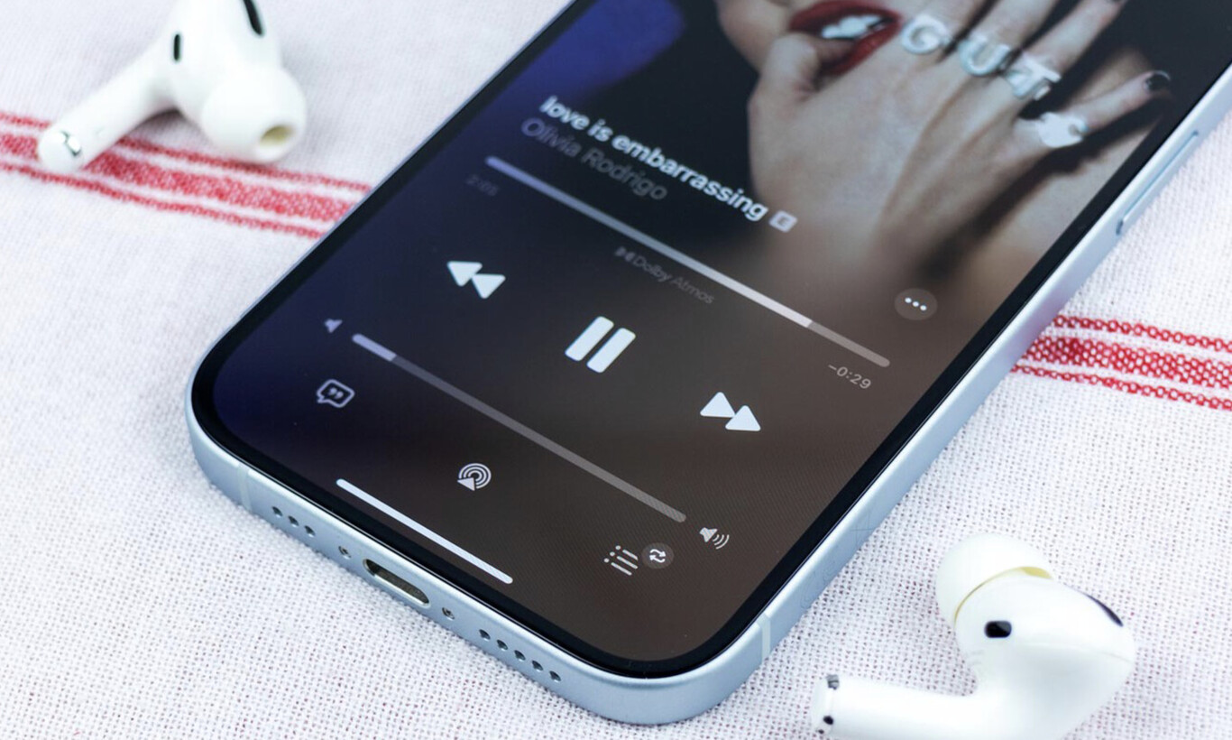 Sierra uzaki cosplay enjoy the moves!