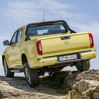 Tras el adiós al Mercedes-Benz Clase X, Nissan promete que no habrá despidos en Barcelona, pero los sindicatos desconfían