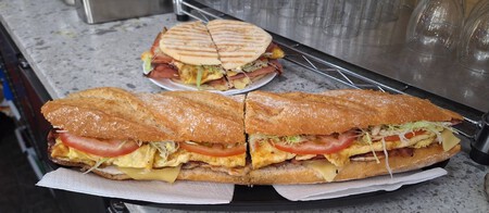 Desayuno En Cafeteria Sarria C Henry Mena Google Maps