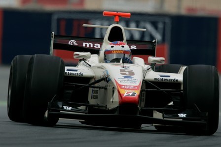 Vitaly Petrov consigue su primera pole en Sentul
