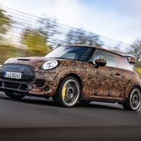 MINI John Cooper Works Eléctrico, la marca británica le pone un toque muy ecológico a su modelo más prestacional