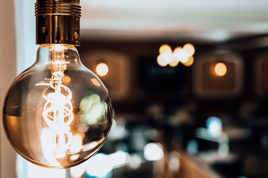 Las tarifas con el precio de la luz más barato en enero de 2025: así queda la PVPC con respecto al mercado libre 