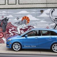 En Madrid, 7 de cada 10 encuestados ven en los coches eléctricos la solución, pero se equivocan