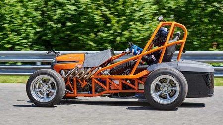 Una podadora rusa con 426 hp le quiere quitar el Récord Guinness a Honda Mean Mower V2