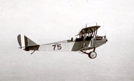 Um Curtiss JN-4 (Jenny) durante a Primeira Guerra Mundial
