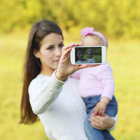 Una madre descubre horrorizada fotos de su bebé en un sitio pedófilo 