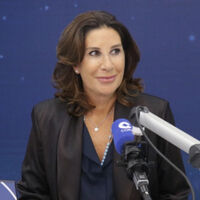 Pilar García de la Granja, experta económica: "Se van entre 600 y 1.000 euros al año en cafelitos, croissant, galletas, botellas de agua o sandalias que te pones una vez"