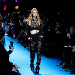 Foto 6 de 10 de la galería elie-saab-nos-presenta-su-lado-bohemio-mas-rockero-en-su-desfile-otono-invierno-2016-2017-amor-puro en Trendencias