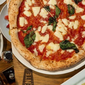 No todas las pizzas son “reales”: descubre la pizzería que sigue la ley de Nápoles en México