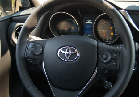 Toyota Auris 2015 Hibrido 24