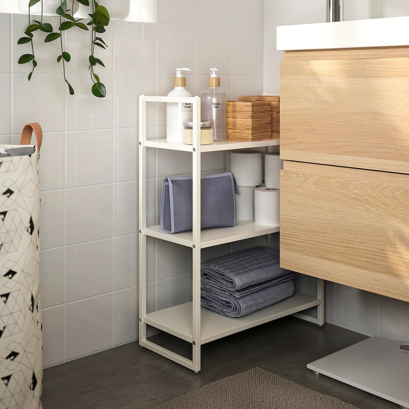 Así organizamos nuestro maquillaje en el baño: cinco ideas en las que