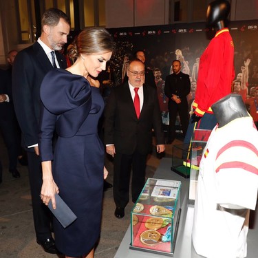 Doña Letizia se ha marcado este espectacular look en la gala del 50 aniversario del Diario As 