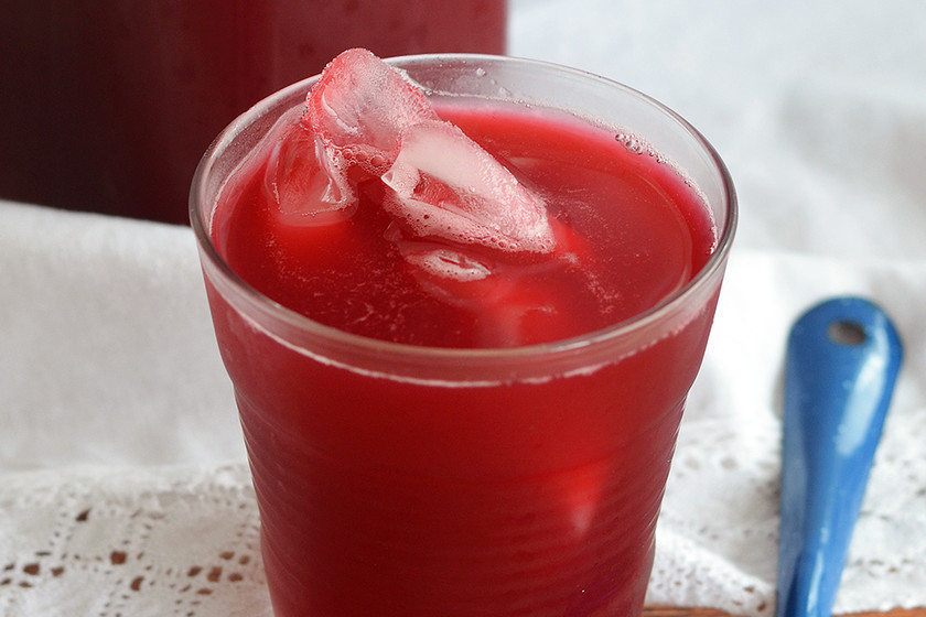 puedo tomar agua de jamaica diario