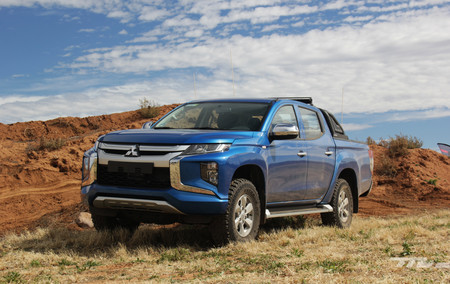 Mitsubishi L200 2020, manejamos a la pick up que ve al trabajo duro como ir de día de campo (+video)