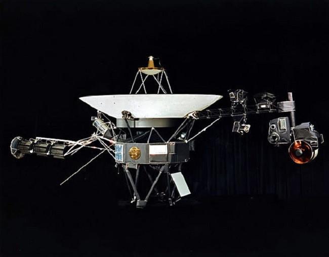 La sonda Voyager 1 continúa su viaje y podría haber cruzado el límite de nuestro sistema solar