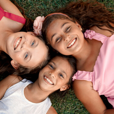 Lo que distingue a los padres de los niños más felices que el resto son cuatro hábitos. Con ellos enseñan inteligencia emocional a sus hijos