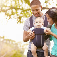 Porteo ergonómico: no lleves a tu bebé mirando hacia fuera