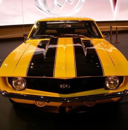 Camaros clásicos en la presentación del Camaro Concept