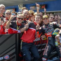 Una de renovaciones en Superbike: Chaz Davies, Davide Giugliano y Román Ramos