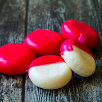 Un reto que se convirtió en tragedia: un niño de siete años muere asfixiado al tragarse un Babybel entero 