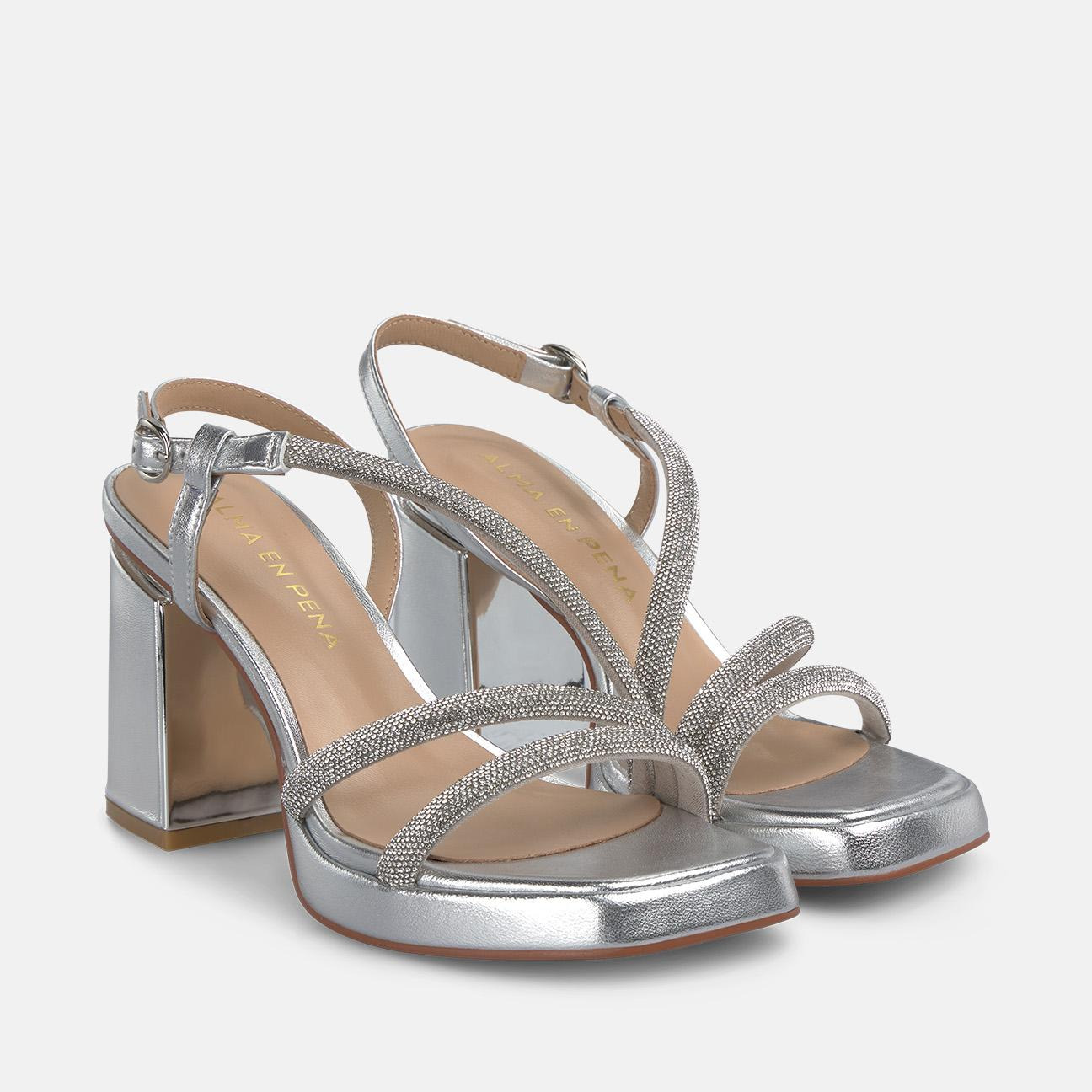 Alma en Pena
Sandalias de tacón de mujer con tiras cruzadas en el empeine y cierre de hebilla