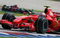 Kimi va a por todas en Bahrein