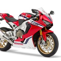 La Honda CBR1000RR Fireblade se afila ligeramente su electrónica para un mejor control de sus 198 kg