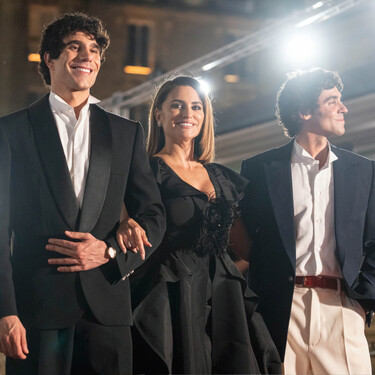 Javier Ambrossi: “Después de ver ‘La bola negra’ es muy difícil odiar a Sebastián, a Carlos o Alberto. Es muy difícil no entender que tienen todo el derecho a ser felices y expresarse” 
