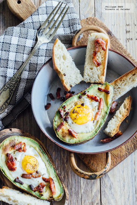Aguacates rellenos de huevo. Receta