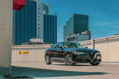 Alfa Romeo Giulia Lusso, a prueba: pasión y entusiasmo por los autos, plasmados en un sedán cargado de estilo
