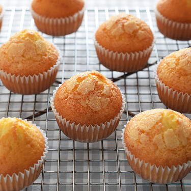 Magdalenas de yogur caseras: receta para recordar los desayunos y meriendas de la infancia