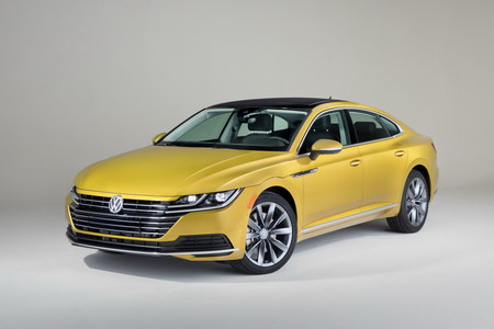 El Volkswagen Arteon está a tiro de piedra de México. Así son sus 'specs' en EE. UU.